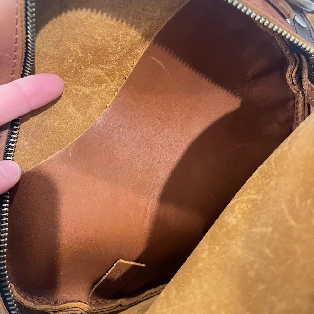 New Portland Leather Round Purse - Picture 13 of 13